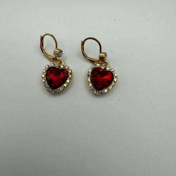 New W/ Tags Betsey Johnson Radish Heart Drop Earrings Iridescent Crystal Accents - Picture 2 of 11